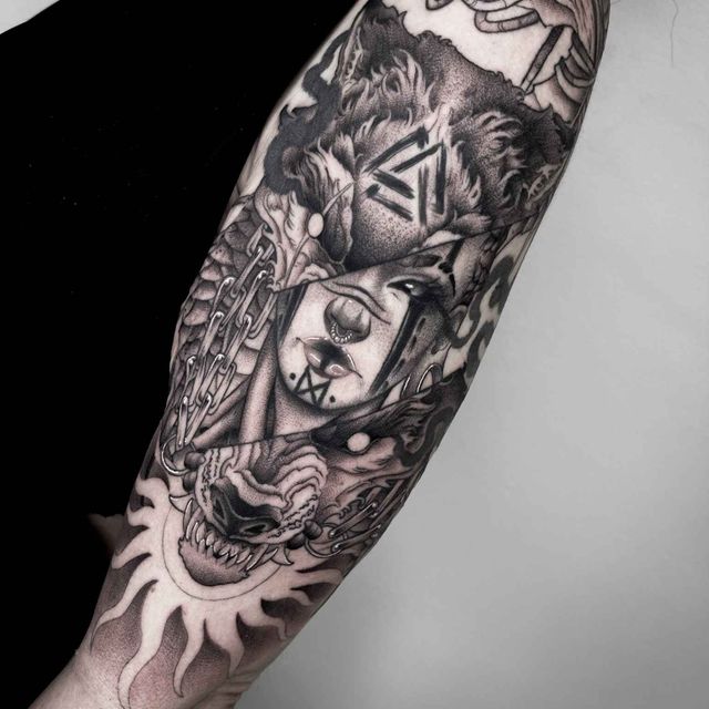 tatuaje blanco y negro brazo